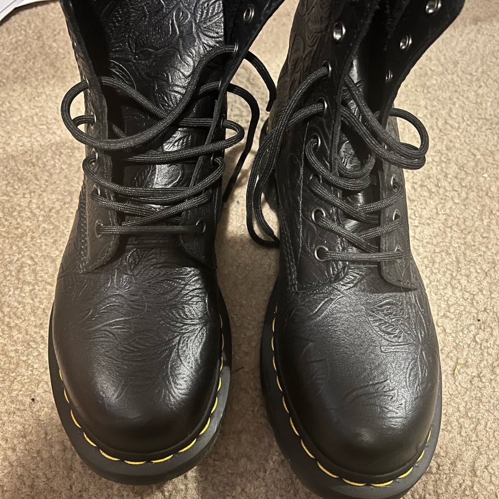 Dr. Marten 1460 Pascal Floral Embossed Boot